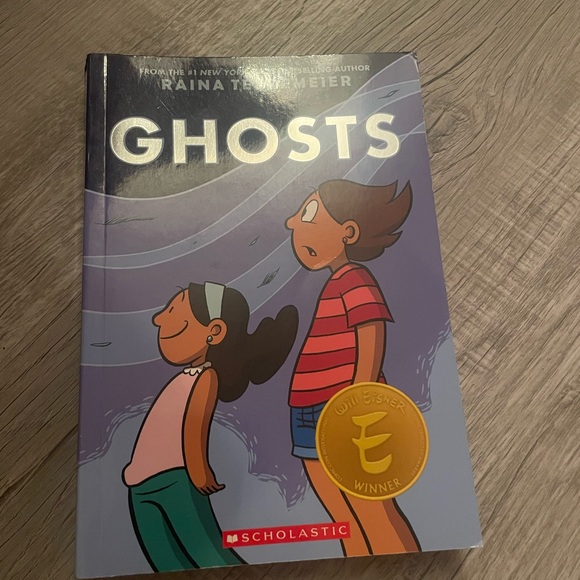 4 pack Raina Telgemier Books: Smile, Sisters, Ghost, And Drama. Barely Used - Picture 4 of 5